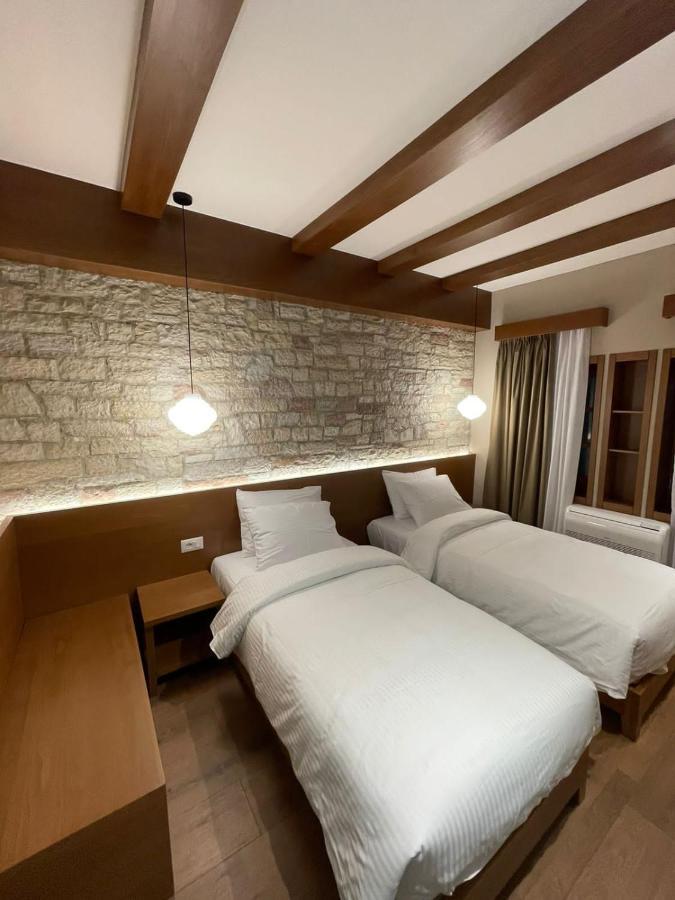Palorto Traditional Hotel ジロカストラ エクステリア 写真
