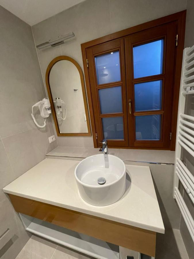 Palorto Traditional Hotel ジロカストラ エクステリア 写真