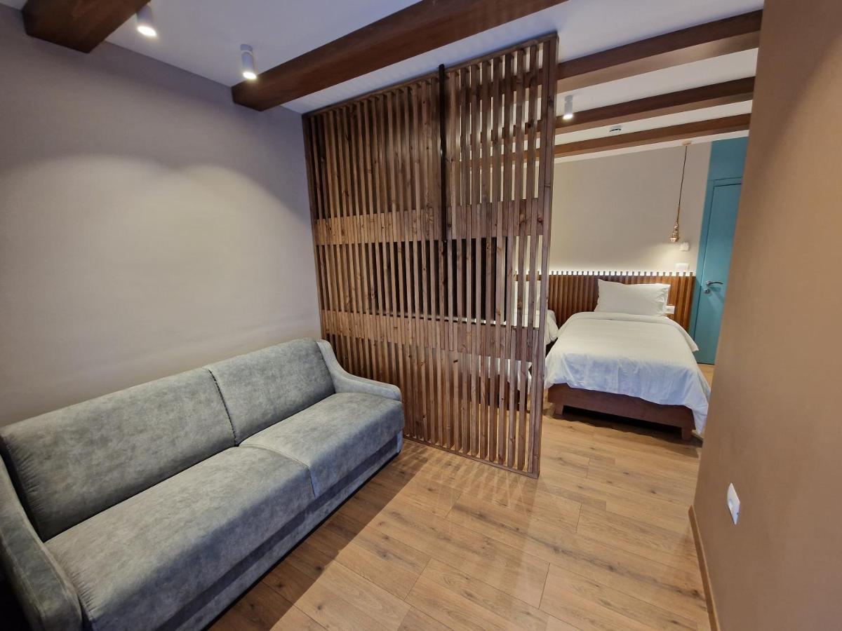 Palorto Traditional Hotel ジロカストラ エクステリア 写真