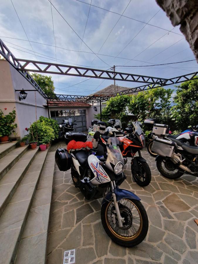 Palorto Traditional Hotel ジロカストラ エクステリア 写真